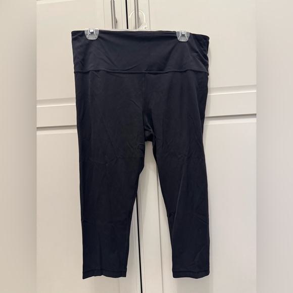 Athleta Pants - Athleta Ultra High Rise Elation Capri Legging